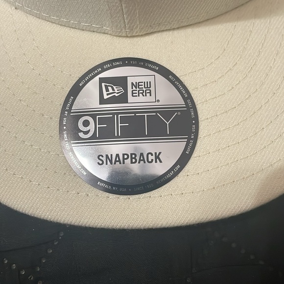 NWT. Denver Broncos New Era 9fifty SnapBack hat. - Picture 2 of 6